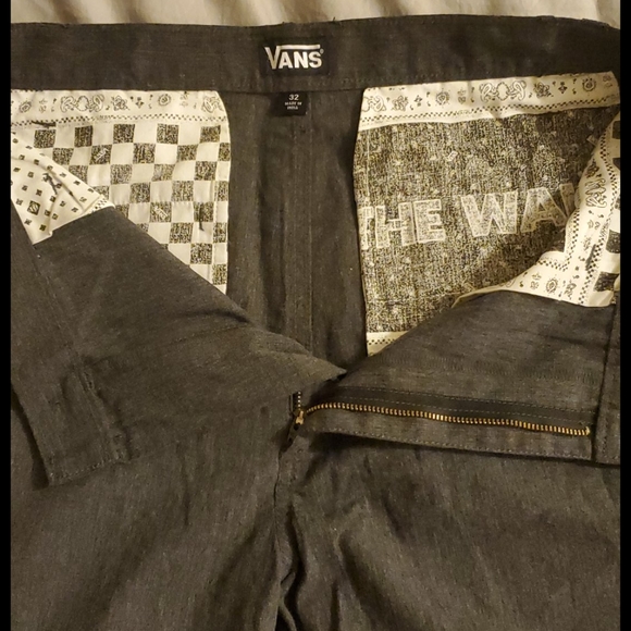 Mens Vans shorts - Picture 3 of 4